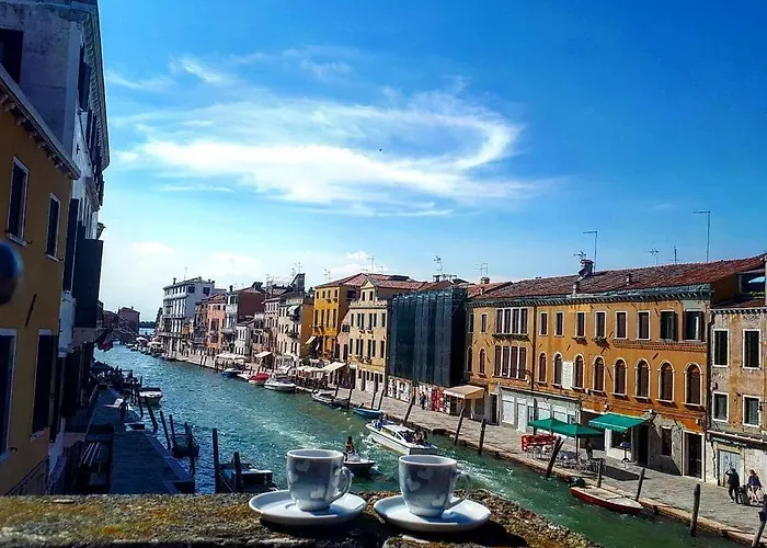 Calle Rielo great canal view